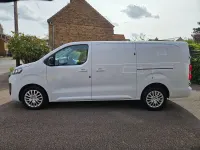 Usado Vauxhall Vivaro S 100 HP (73 kW) 2023 Branco Monovolume