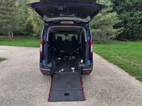 Used Ford Grand Tourneo Connect Zetec 100 HP (73 kW) 2018 Blue MPV