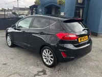 Usado Ford Fiesta Titanium 100 HP (73 kW) 2018 Preto Citadino