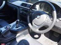 Begagnad BMW 320 Efficient Dynamics 163 HK (119 kW) 2019 Kombi
