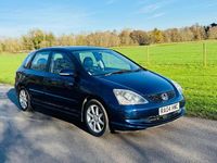 Begagnad Honda Civic Executive 108 HK (79 kW) 2004 Blå Halvkombi