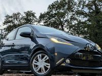 Gebraucht Toyota Aygo x-press 69 PS (50 kW) 2015 Blau Kleinwagen