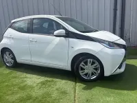 Usado Toyota Aygo x-press 69 CV (50 kW) 2015 Blanco Utilitario