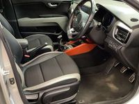 Used Kia Stonic First Edition 118 HP (86 kW) 2018 Silver SUV