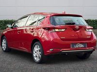 Used Toyota Auris 116 HP (85 kW) 2016 Red Hatchback