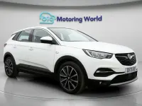 Usado Vauxhall Grandland X Elite 128 HP (94 kW) 2022 Branco SUV