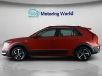 Używany Kia Niro 139 KM (102 kW) 2023 Pomarańczowy SUV