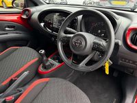 Used Toyota Aygo X 72 HP (52 kW) 2023 Red SUV
