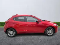 Begagnad Mazda 2 Exclusive-Line 90 HK (66 kW) 2023 Röd Halvkombi