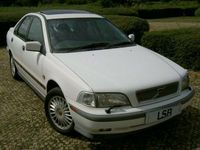 used Volvo S40 2.0i