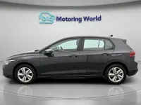 Begagnad VW Golf VII Life 150 HK (110 kW) 2021 Grå Halvkombi