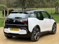 Begagnad BMW i3 Comfort Edition 135 kW (184 HK) 2022 Vit Halvkombi