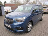 Second-hand Vauxhall Combo 110 CP (80 kW) 2019 Albastru Monovolum