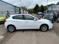 Used Alfa Romeo Giulietta 120 HP (88 kW) 2018 White Hatchback