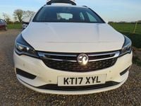 Used Vauxhall Astra 2017 White Estate