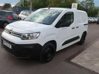 Used Citroën Berlingo 99 HP (72 kW) 2022 White MPV