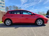 Used Toyota Auris Hybrid Business Edition 2016 Red Hatchback