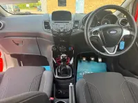 Używany Ford Fiesta Zetec 140 KM (102 kW) 2015 Czerwony Hatchback