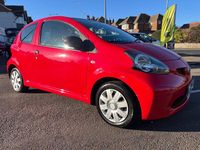 Begagnad Toyota Aygo 67 HK (49 kW) 2007 Röd Halvkombi