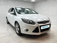 Begagnad Ford Focus Zetec 115 HK (84 kW) 2014 Vit Halvkombi