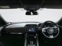 Second-hand Jaguar F-Pace R-Sport 180 CP (132 kW) 2018 Albastru SUV