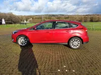 Usado Ford Focus Titanium 150 CV (110 kW) 2015 Rojo Utilitario
