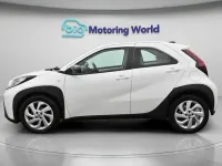 Used Toyota Aygo X PURE 72 HP (52 kW) 2023 White SUV