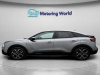 Begagnad Citroën e-C4 Shine 100 kW (136 HK) 2022 Grå Halvkombi