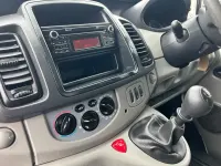 Second-hand Vauxhall Vivaro 115 CP (84 kW) 2014 Alb Monovolum