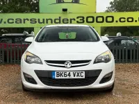 Used Vauxhall Astra Design Edition 136 HP (100 kW) 2014 White Hatchback