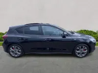 Usado Ford Focus ST-Line 155 CV (114 kW) 2025 Negro Utilitario