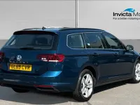 Used VW Passat SE 120 HP (88 kW) 2019 Aquamarine blue signature metallic Estate
