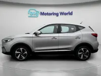 Używany MG ZS SE 114 kW (156 KM) 2023 Srebrny SUV
