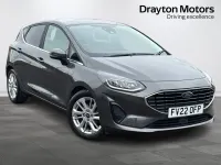 Usado Ford Fiesta Titanium 2022 Gris Utilitario