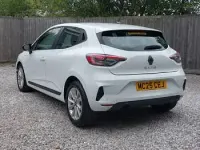 Used Renault Clio Evolution 90 HP (66 kW) 2025 White Hatchback