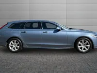 Used Volvo V90 Momentum 187 HP (137 kW) 2019 Mussel blue Estate