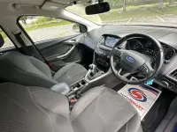 Usado Ford Focus Zetec 120 HP (88 kW) 2017 Azul Carrinha