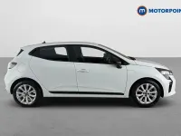 Used Renault Clio Evolution 90 HP (66 kW) 2024 White Hatchback