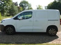 Used Citroën Berlingo Start 100 HP (73 kW) 2020 White MPV