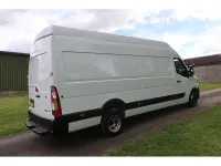 Used Renault Master Business 145 HP (106 kW) 2023 White MPV