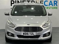 Usado Ford S-MAX Titanium 150 HP (110 kW) 2016 Prateado Monovolume