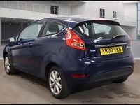 Usado Ford Fiesta Zetec 70 HP (51 kW) 2009 Azul Citadino