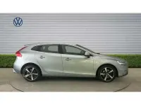 Begagnad Volvo V40 R-Design 122 HK (89 kW) 2018 Silver Halvkombi