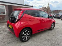 Gebraucht Toyota Aygo Trend 72 PS (52 kW) 2020 Rot Kleinwagen