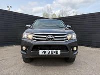 Usado Toyota HiLux 150 CV (110 kW) 2019 Gris Pickup/Camioneta