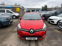 Used Renault Clio Iconic 90 HP (66 kW) 2018 Red Hatchback