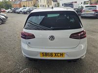 Begagnad VW Golf VII R 2016 Vit Halvkombi