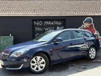 Used Vauxhall Insignia Design Edition 163 HP (119 kW) 2014 Blue Estate