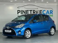 Used Toyota Yaris 101 HP (74 kW) 2014 Blue Hatchback