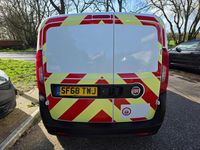 Used Fiat Doblò 105 HP (77 kW) 2018 White MPV